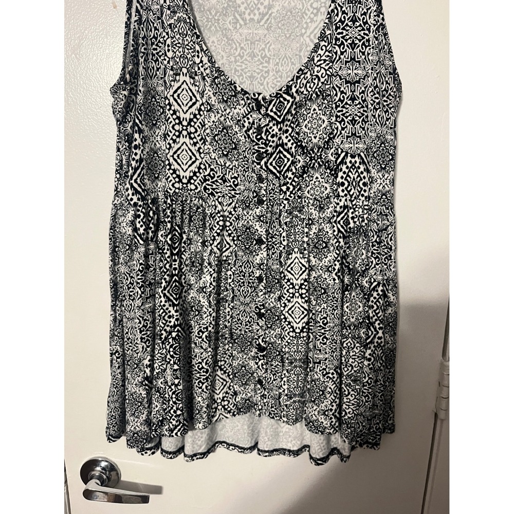 Torrid Super Soft Knits Tank Top Womens 1 Black White Geometric Button Babydoll - Picture 2 of 7